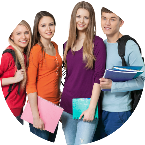 4人の学生が並んでいる