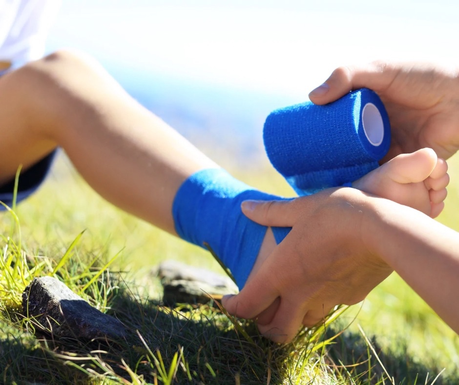 姿勢が崩れると体の軸が安定せず、 関節への負担が増えます。