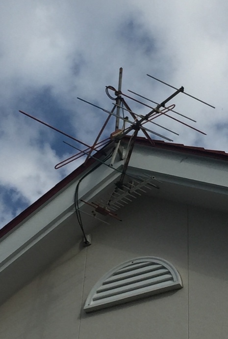 アンテナ取り付けや配線のルート変更