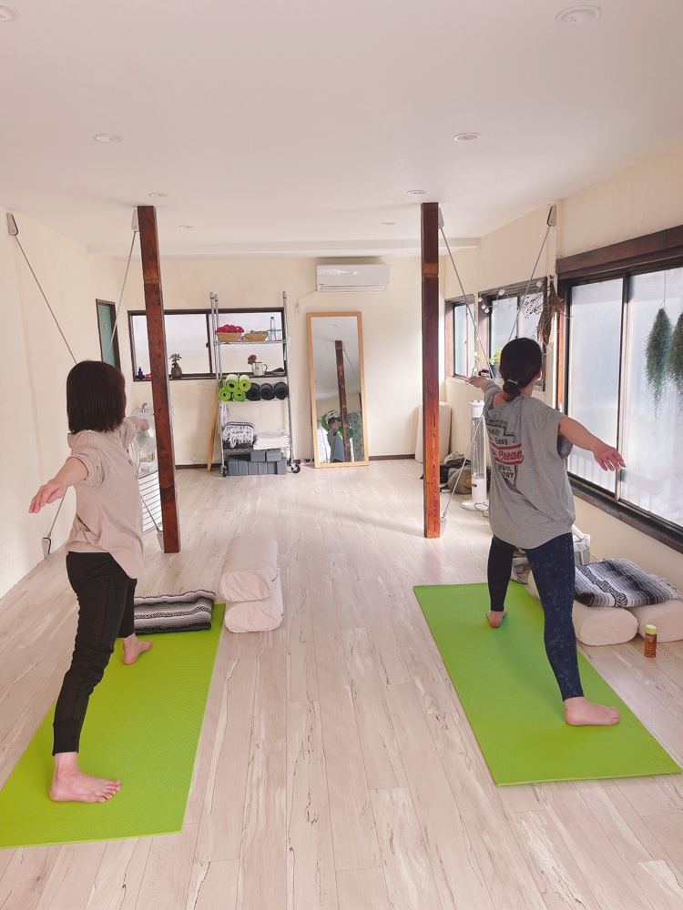 RingaYogaでのレッスン風景