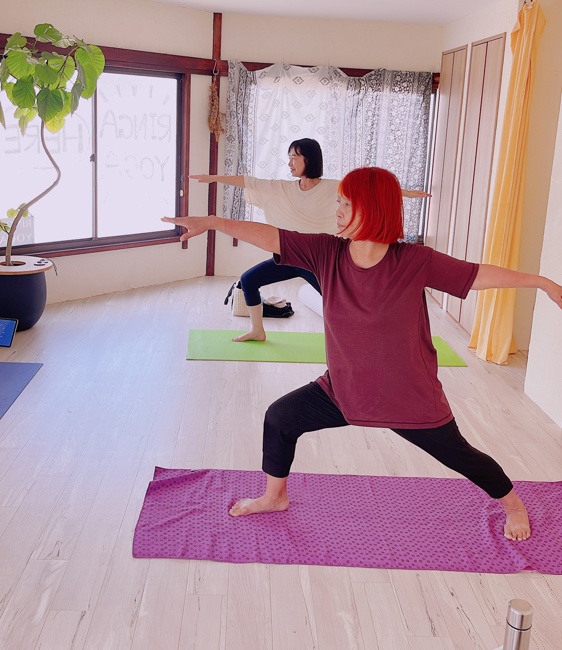 リンガヨガのレッスン風景