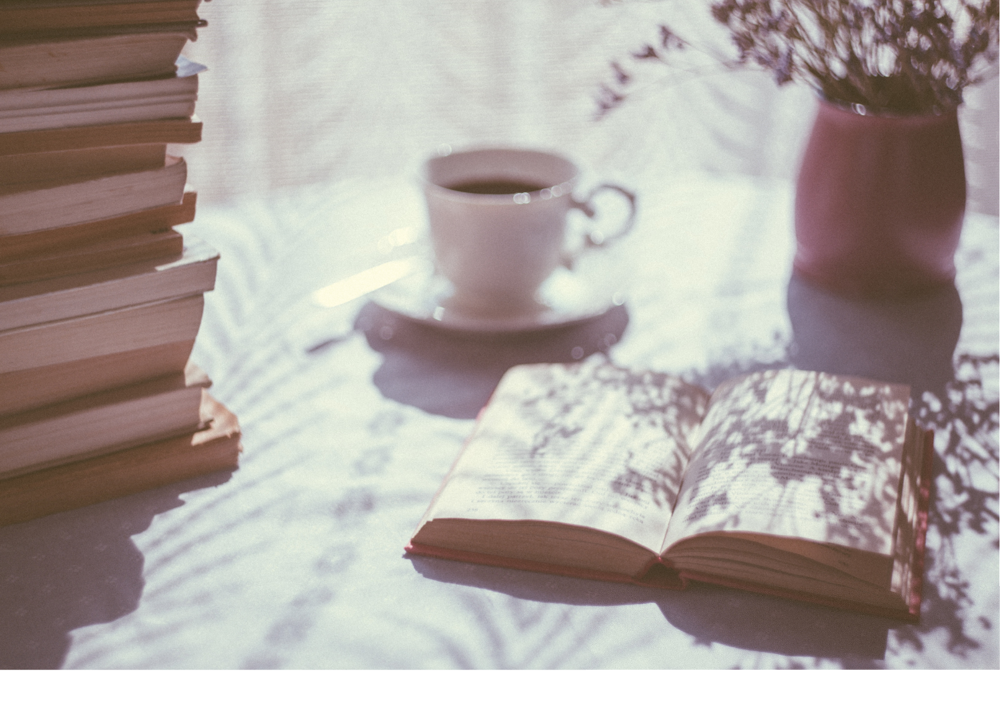 コーヒーと本と花瓶