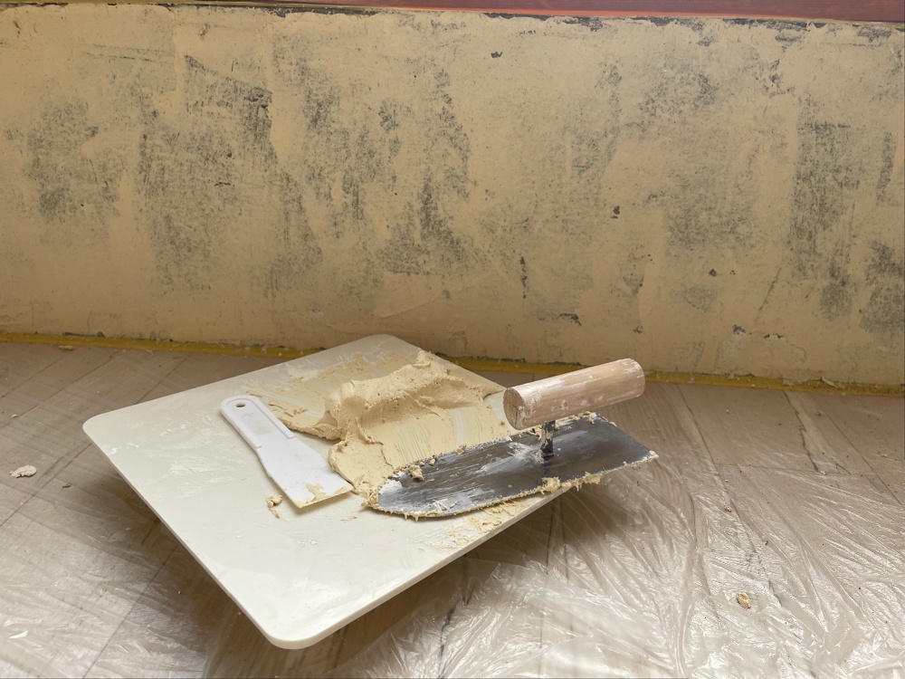 漆喰とその道具