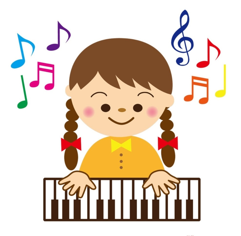 ピアノを弾く女の子