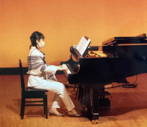 ピアノ教室講師の演奏