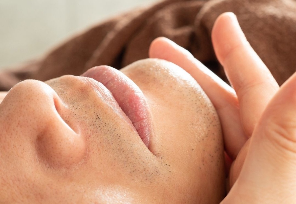 美容サロン(脱毛、フェイシャル、酸素BOX)でのカウンセリングの様子