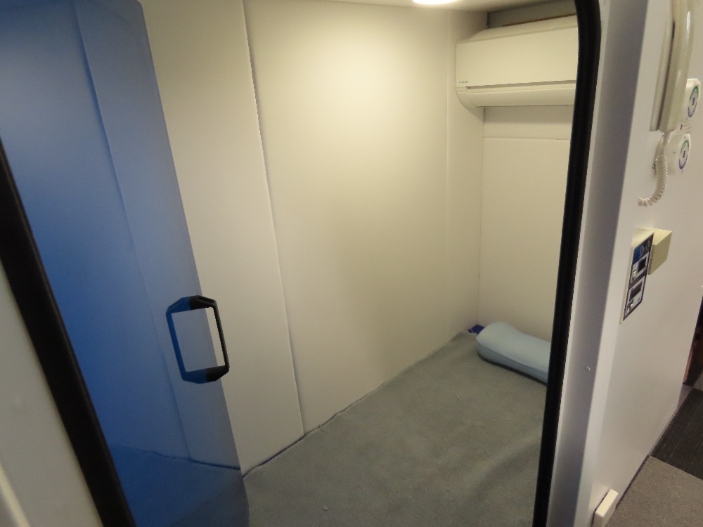 フェイシャル施術の様子