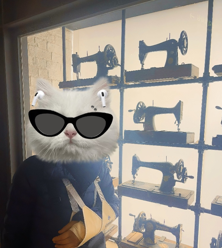 嬉野つばさの占いを受けて満足してる女性のイラスト。