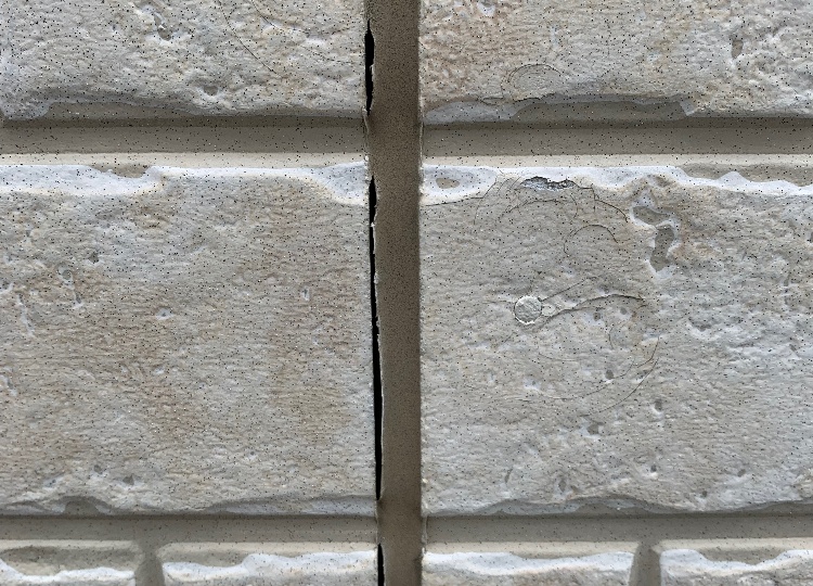 コーキング亀裂外壁塗装