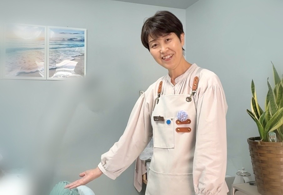 こちらへどうぞ!の店主の写真