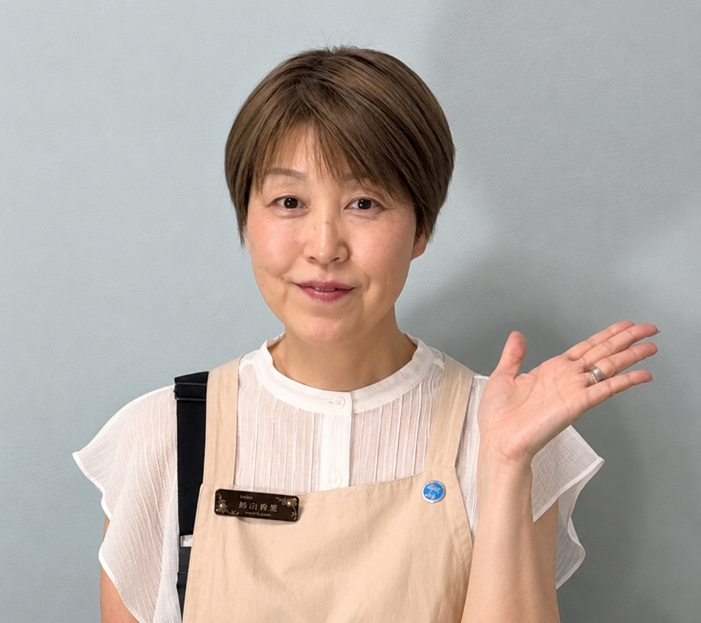 手を取り合い助け合うを表した写真