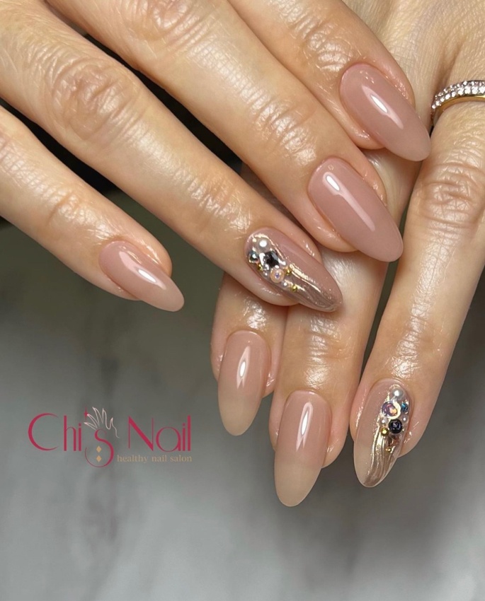 Chi S Nail