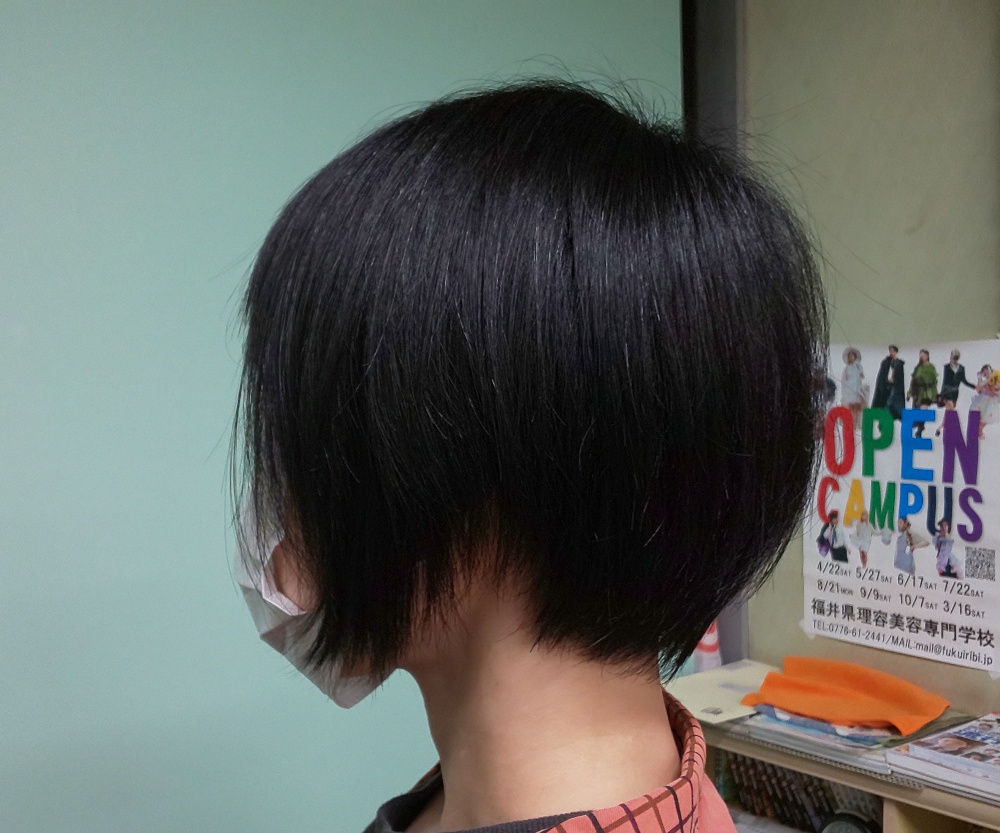 福井市学園のとこやさんでハンサムショート系の髪型に挑戦してみた。
