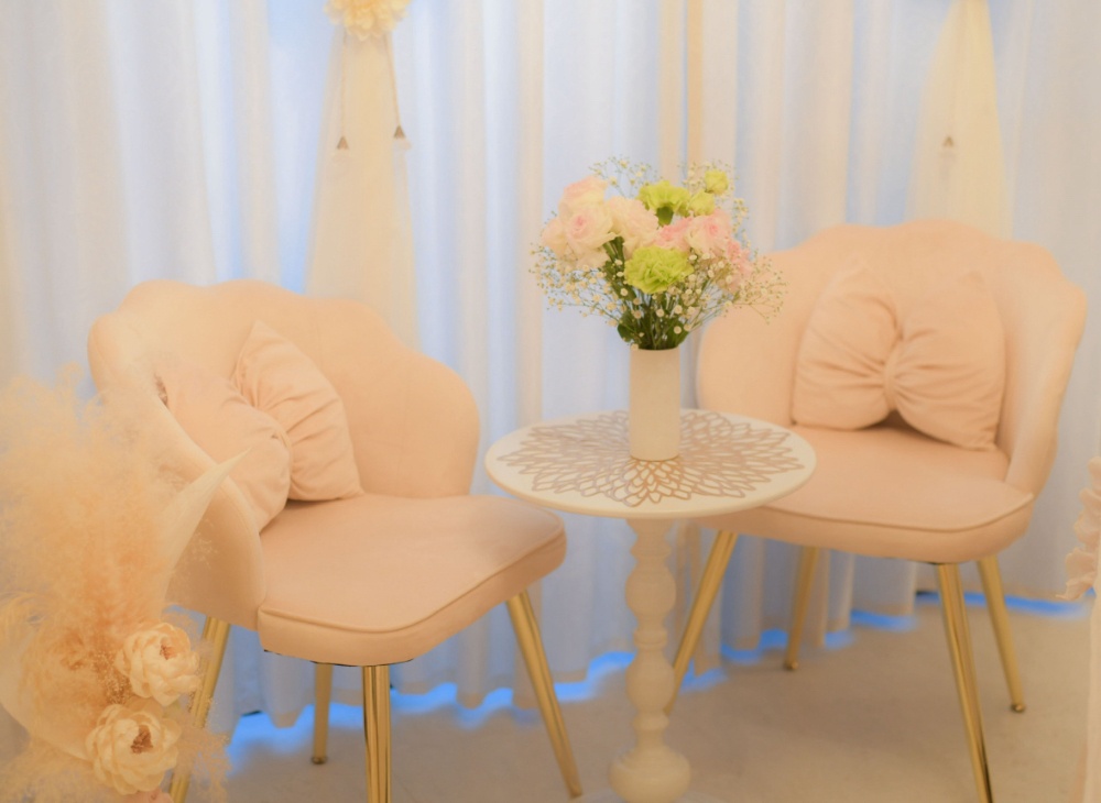 beauty salon α
