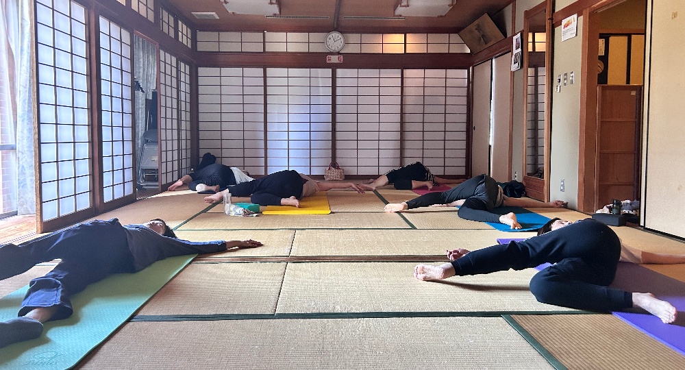 (土)10時「ベーシックヨガ」