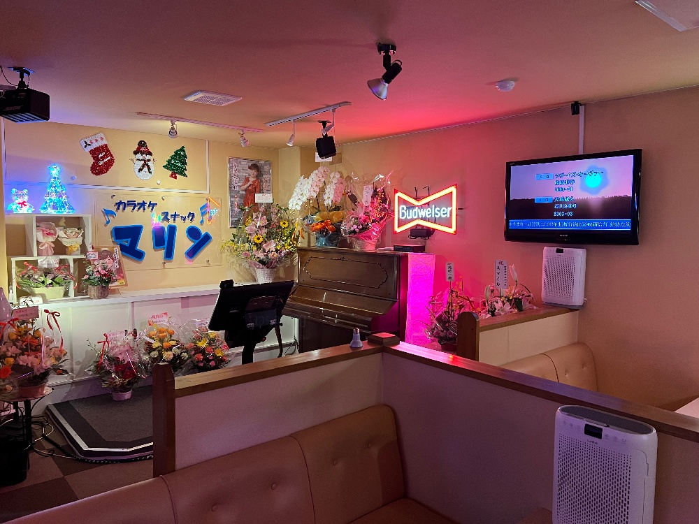 カラオケスナック　マリン