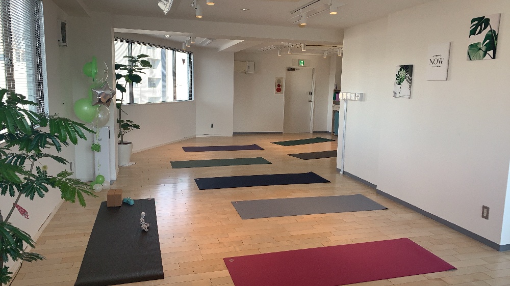 ānandaḥ yoga studio