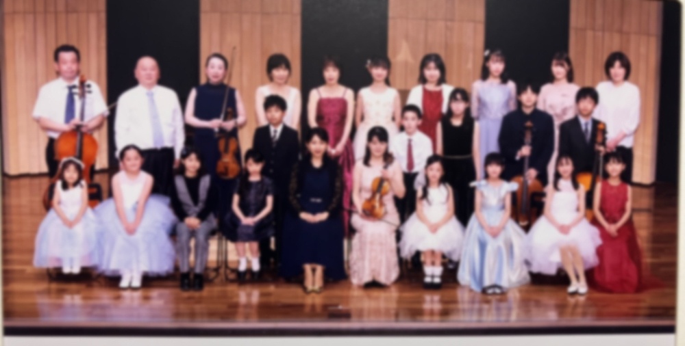 多摩市桜ヶ丘金子詠美ピアノ教室の集合写真