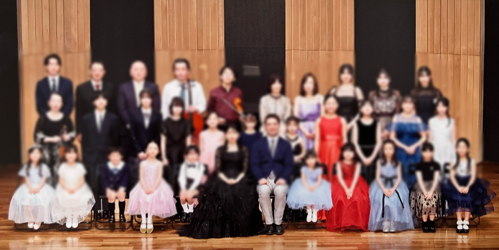 多摩市桜ヶ丘金子詠美ピアノ教室の集合写真