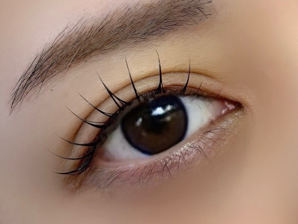 施術後の目元（上まつ毛パーマの仕上がり）