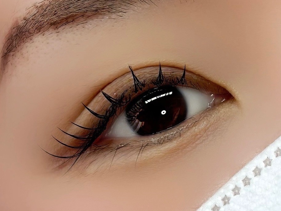 施術後の目元（まつげエクステの仕上がり）