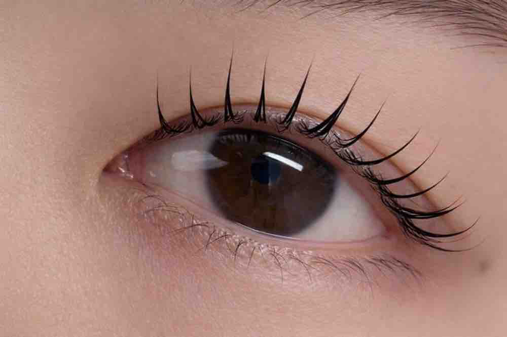 千里丘アイラッシュサロンme 上まつ毛パーマ施術後の仕上がり