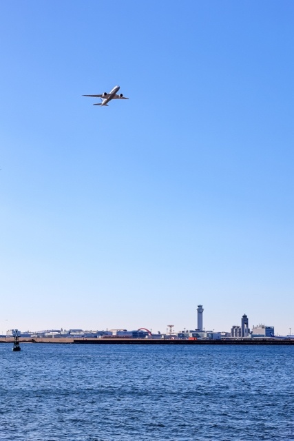 羽田空港から出発の飛行機